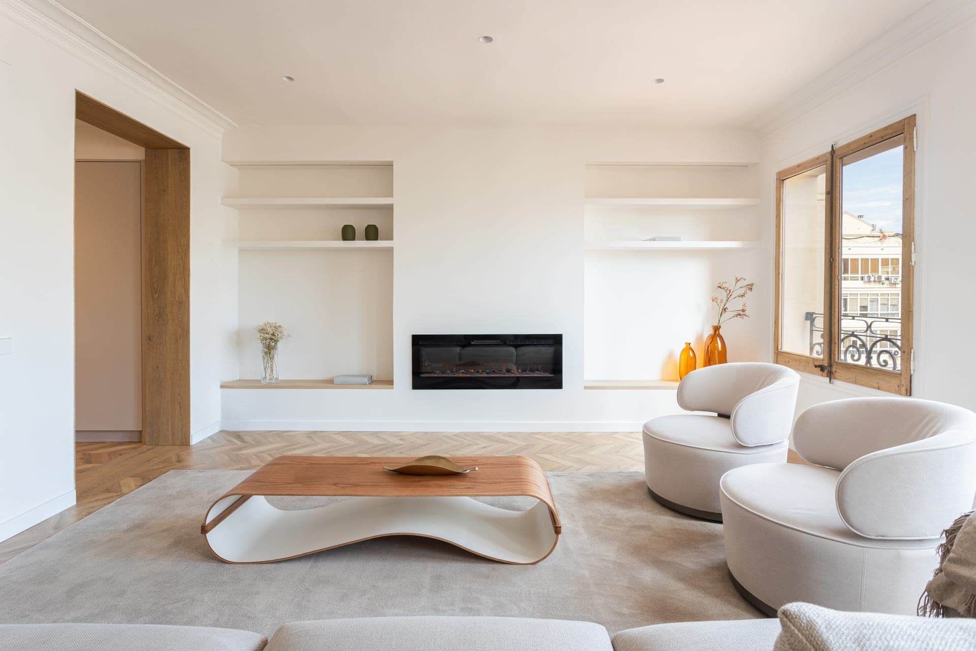 Modern Light-filled Apartment