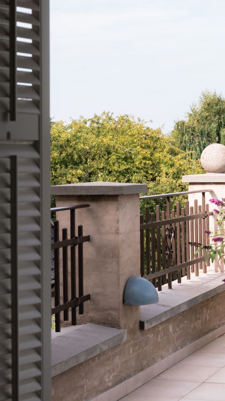 Image description goes here.